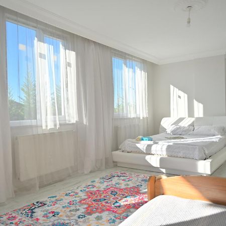 Ahmet Teacher Hotel,6 Minutes From The Airport Arnavutkoy Kültér fotó