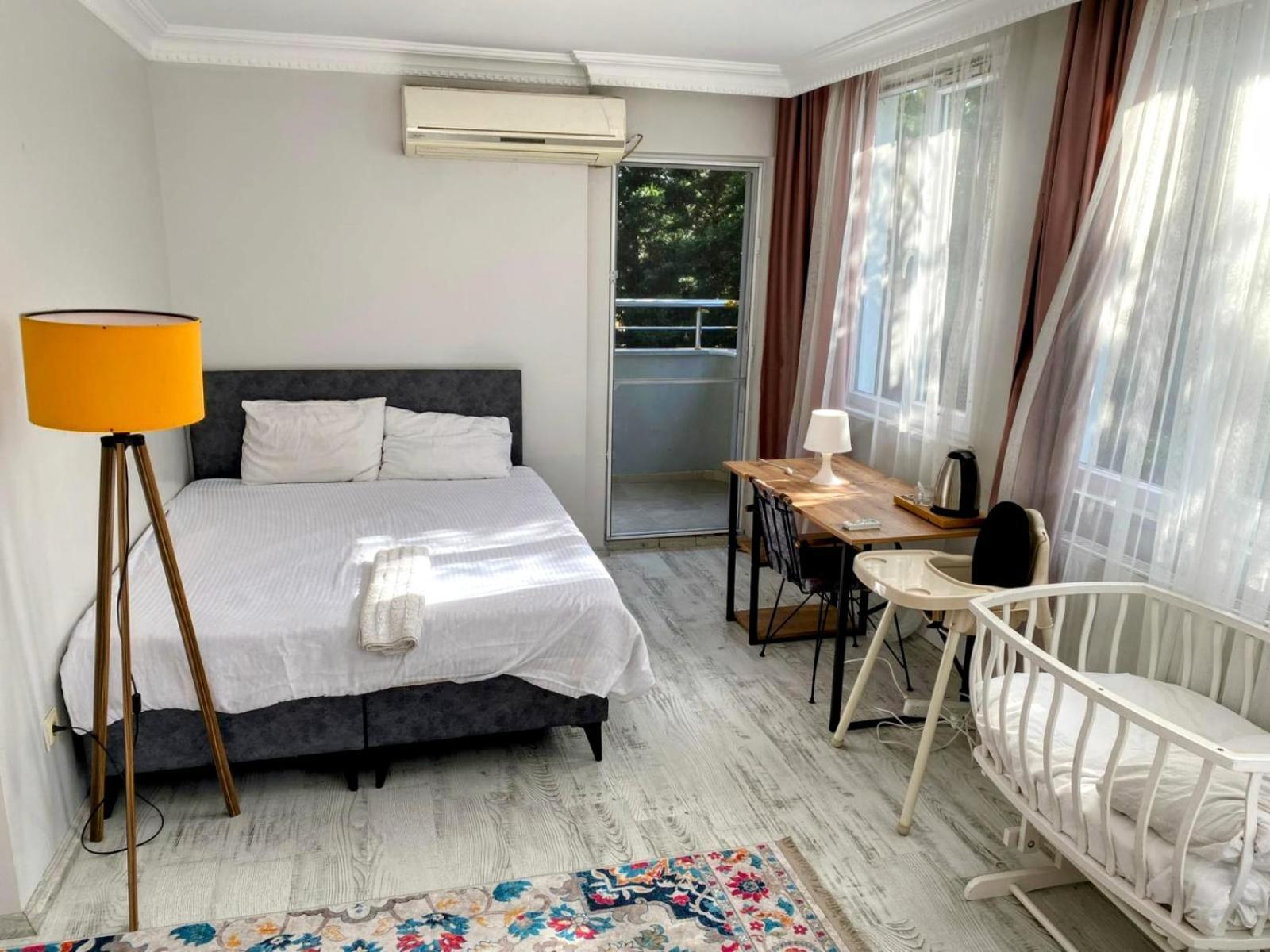Ahmet Teacher Hotel,6 Minutes From The Airport Arnavutkoy Kültér fotó