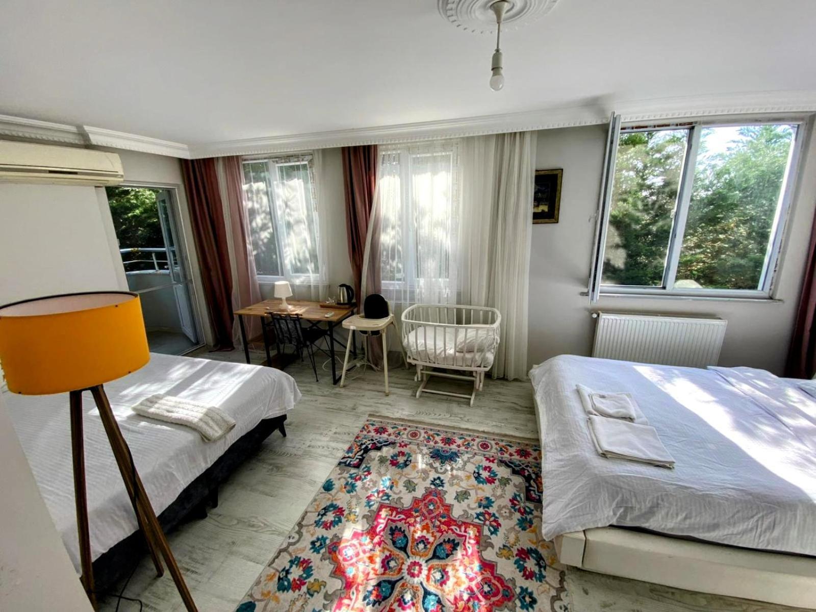 Ahmet Teacher Hotel,6 Minutes From The Airport Arnavutkoy Kültér fotó