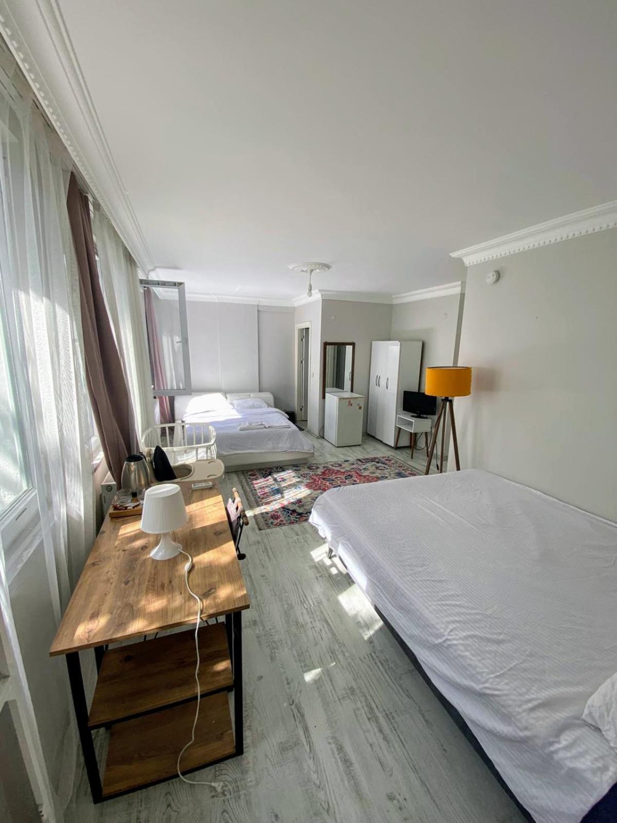 Ahmet Teacher Hotel,6 Minutes From The Airport Arnavutkoy Kültér fotó