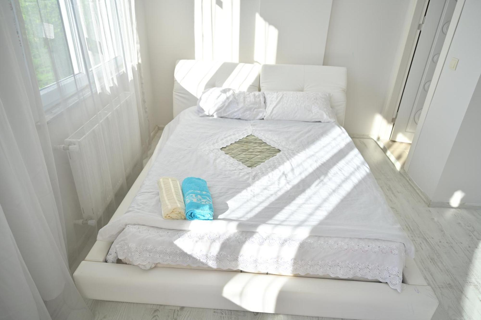 Ahmet Teacher Hotel,6 Minutes From The Airport Arnavutkoy Kültér fotó