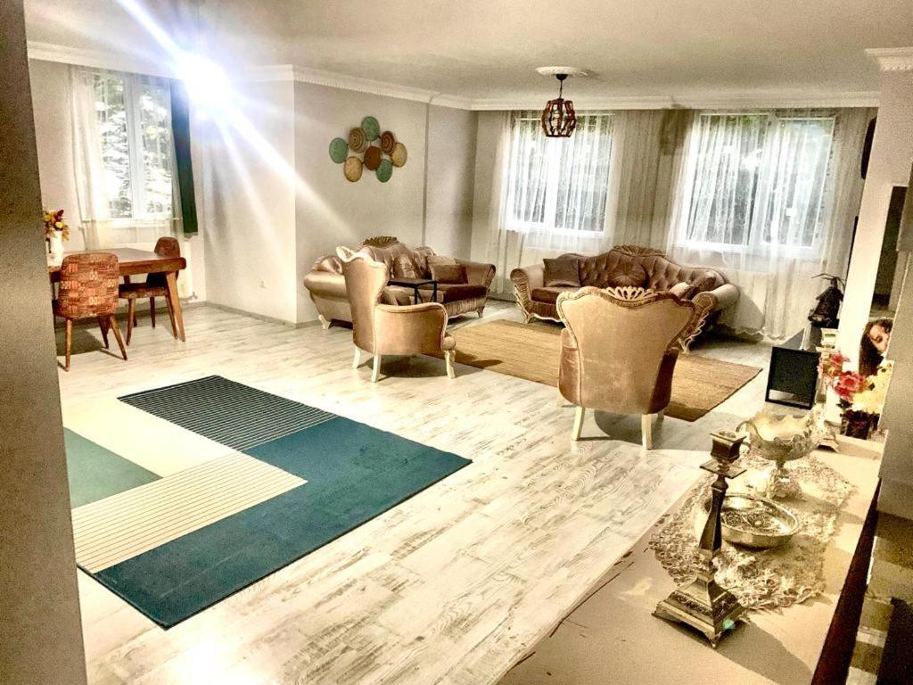 Ahmet Teacher Hotel,6 Minutes From The Airport Arnavutkoy Kültér fotó